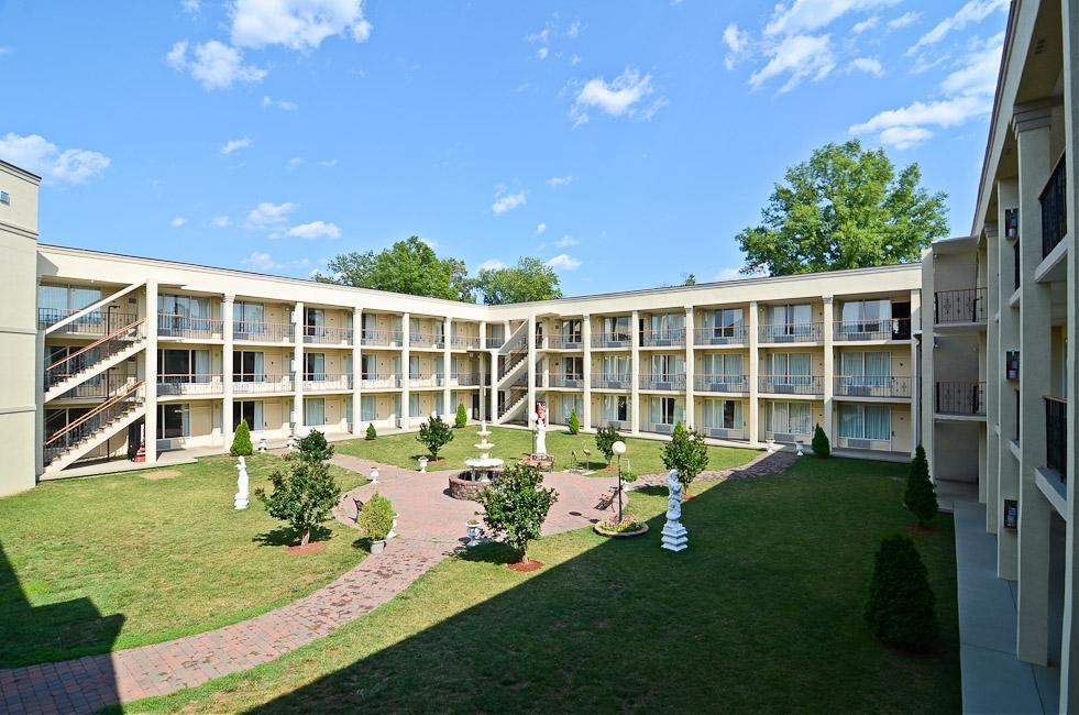 Stayapt Suites Alexandria-Fort Belvoir Екстер'єр фото