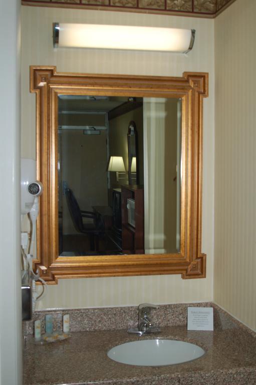 Stayapt Suites Alexandria-Fort Belvoir Екстер'єр фото