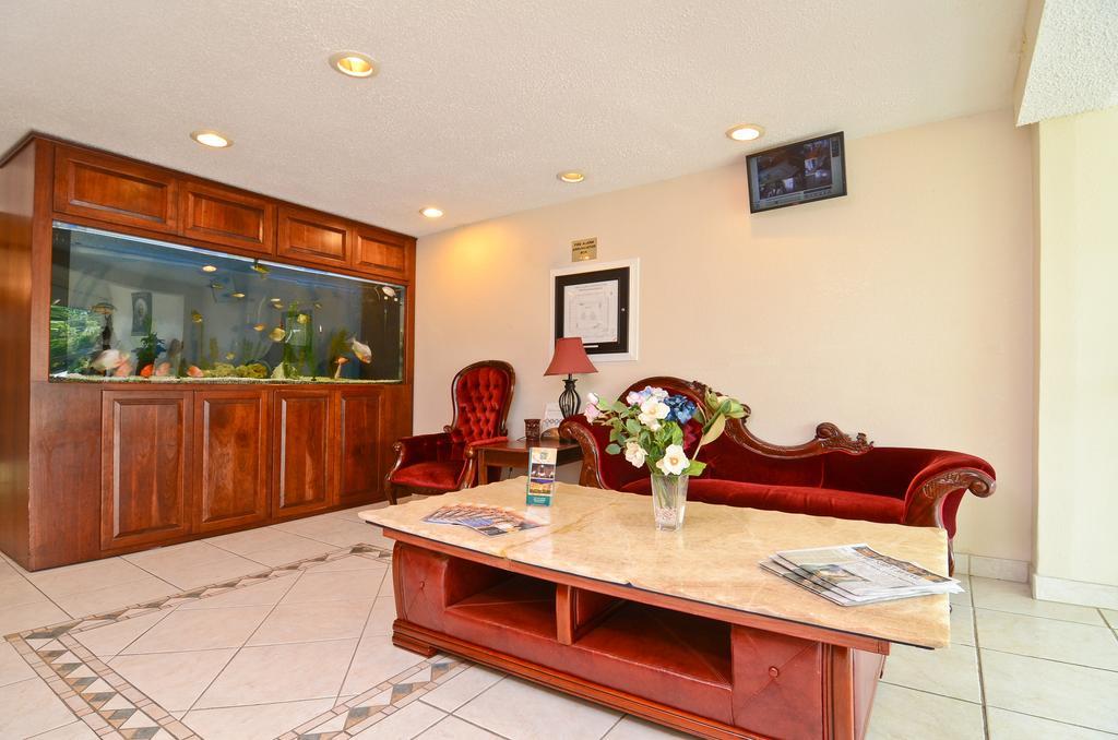 Stayapt Suites Alexandria-Fort Belvoir Інтер'єр фото