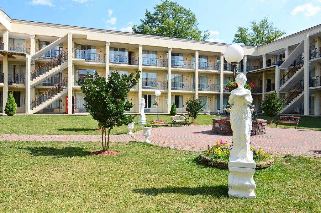 Stayapt Suites Alexandria-Fort Belvoir Екстер'єр фото