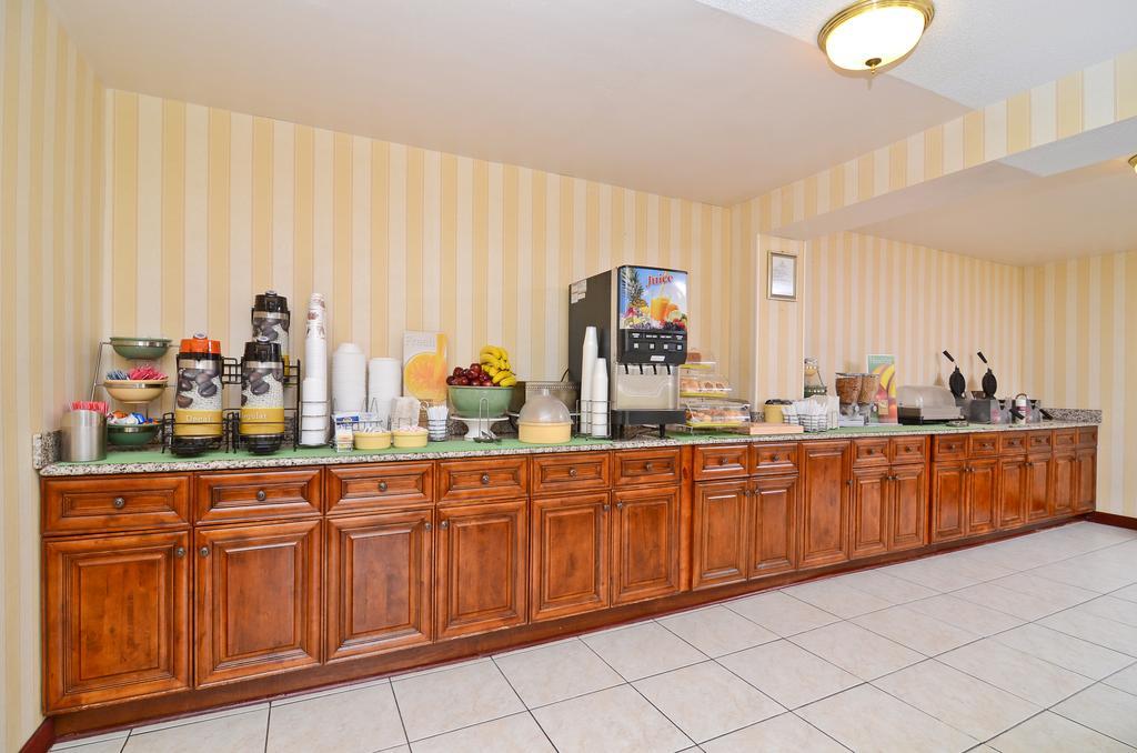 Stayapt Suites Alexandria-Fort Belvoir Екстер'єр фото